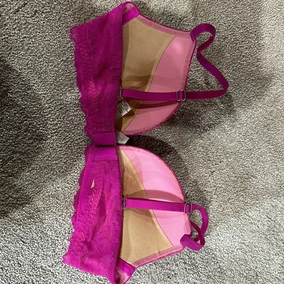 VICTORIA’s SECRET Bras 34B - Picture 3 of 6